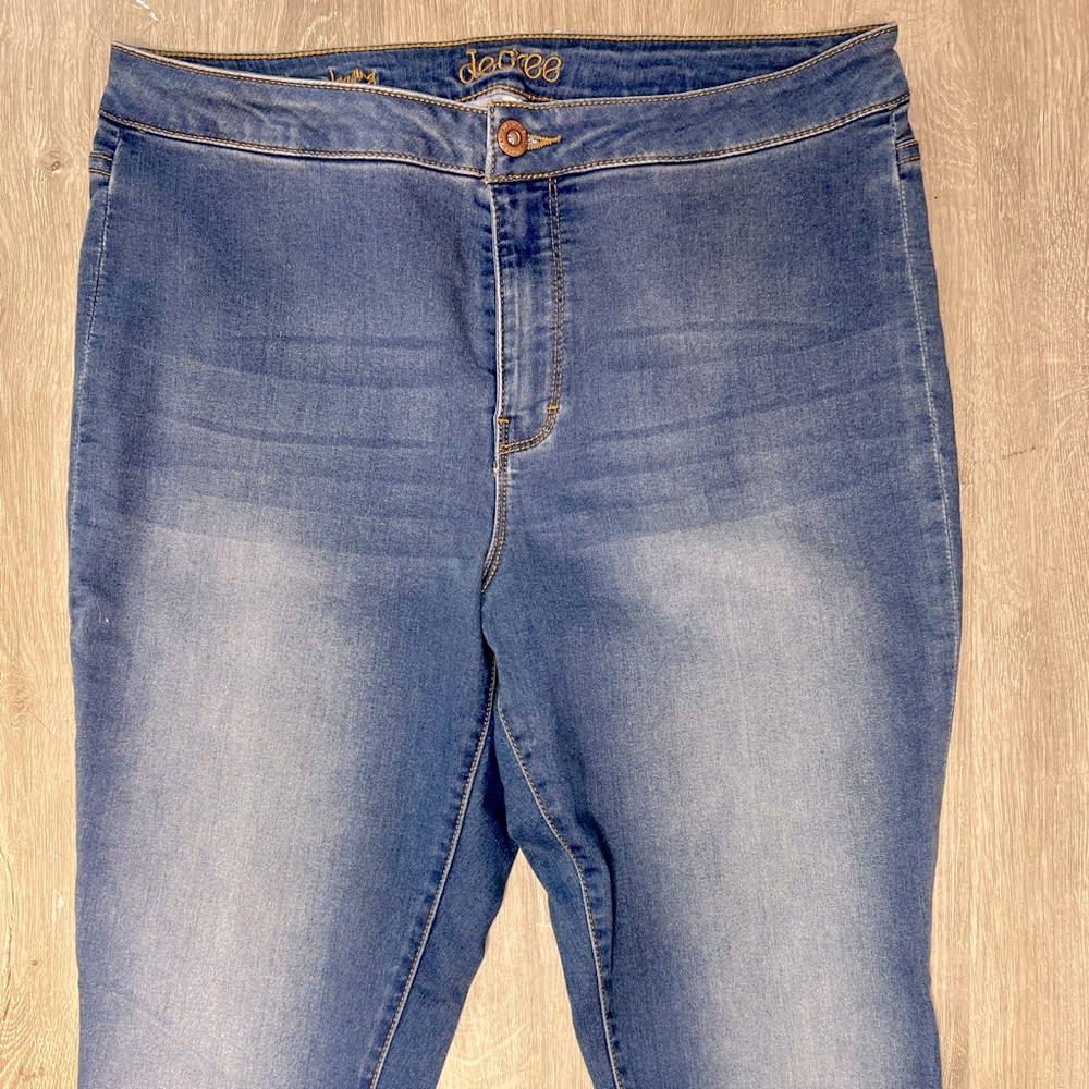DECREE SKINNY JEANS